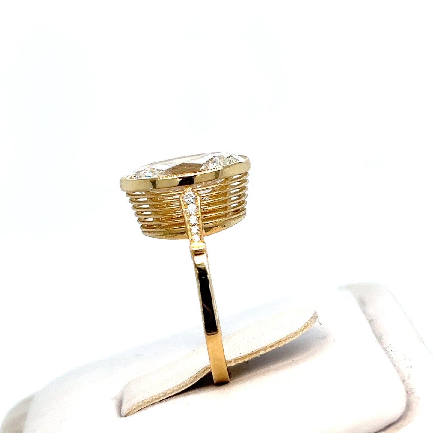 Oval Ardena